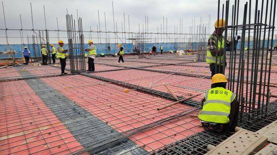 石河子城投·石城坊和苑商業(yè)建設(shè)項目全力沖刺竣工目標:建設(shè)項目
